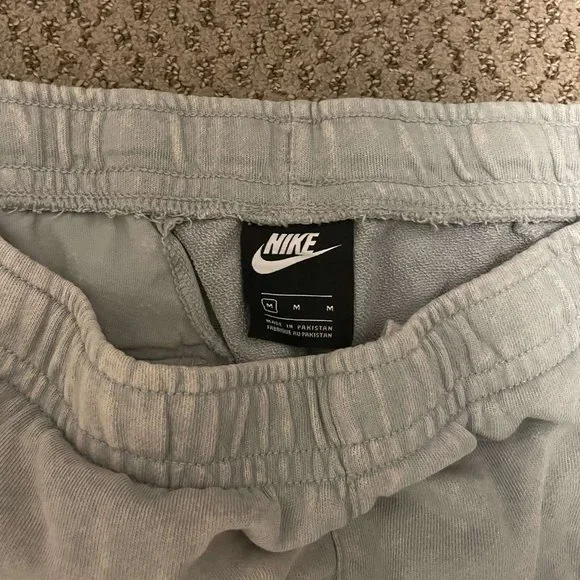 Nike Sweatpants - Picture 3 of 4